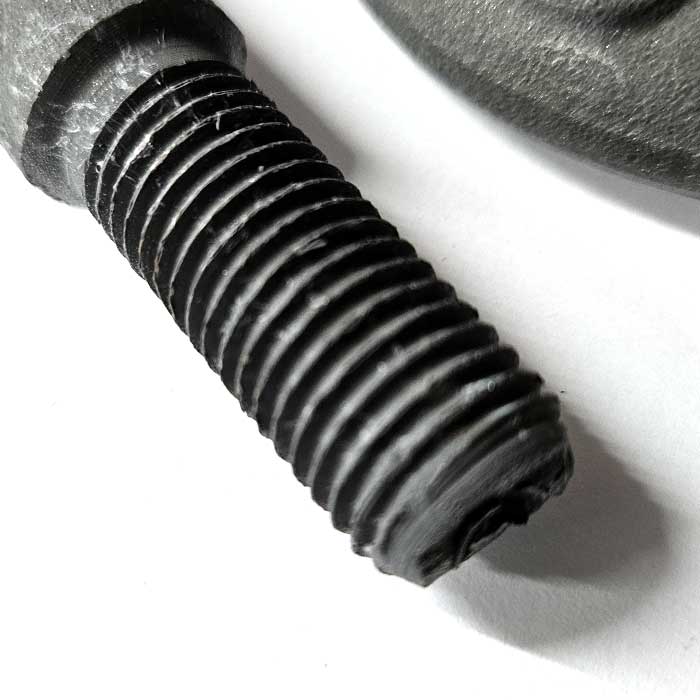 Detail of the thread of the M16 x 210mm Scaffold Ring Bolt